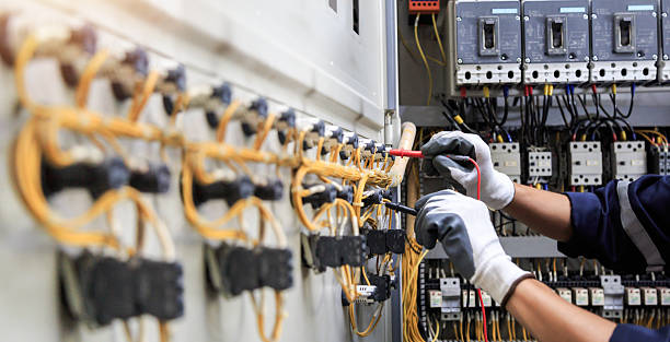 Professional Electrician technician working in Edgewood, TX